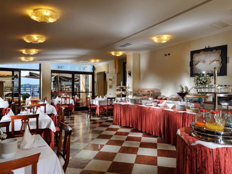 Hotel Russo Palace Венеция Лидо Екстериор снимка